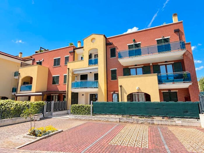 Appartamento trilocale in vendita in Via Francesco Cilea, Centro, Grottammare