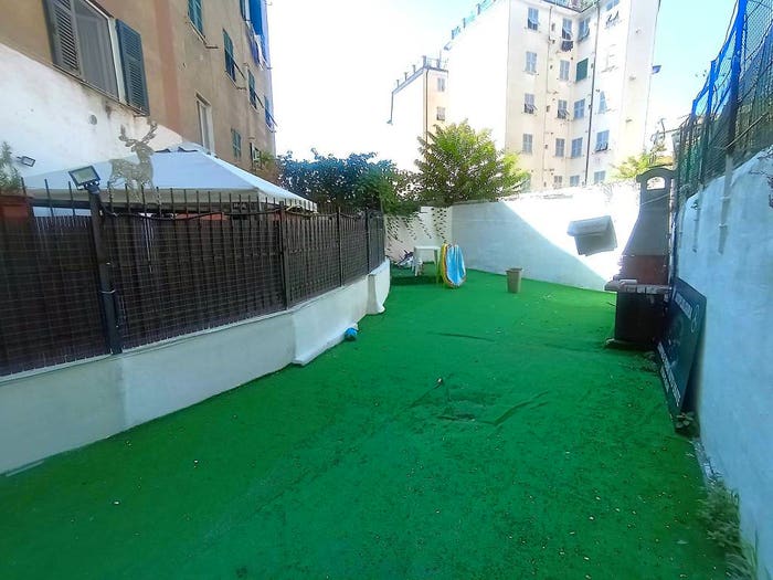 Appartamento trilocale in vendita in Via Carnia, Rivarolo, Genova