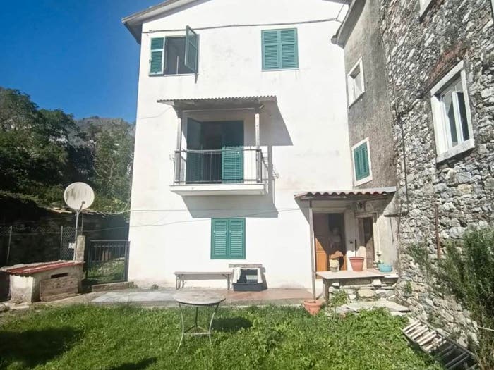Casa trilocale in vendita in Via Fossa Cava, Miseglia Bedizzano Codena, Carrara