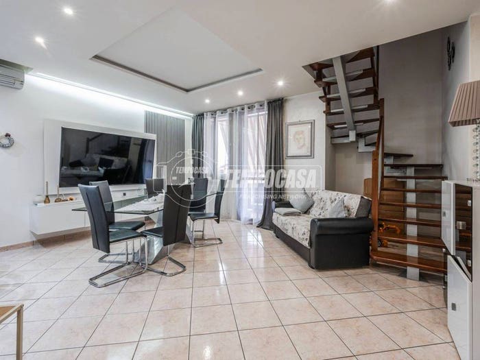 Appartamento con 5 locali in vendita in via Lini Oreste, Correggio