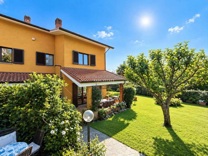 Casa con 5 locali in vendita in Via della Misericordia, Centro, Missaglia