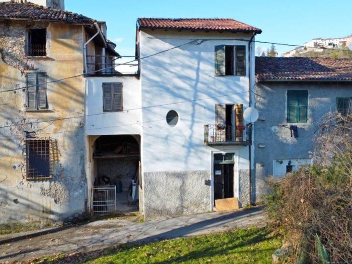 Casa con 5 locali in vendita in Via s remigio, Parodi Ligure