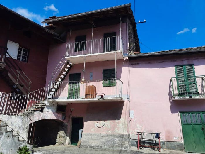 Casa con 5 locali in vendita in Borgata Serre, Pinasca