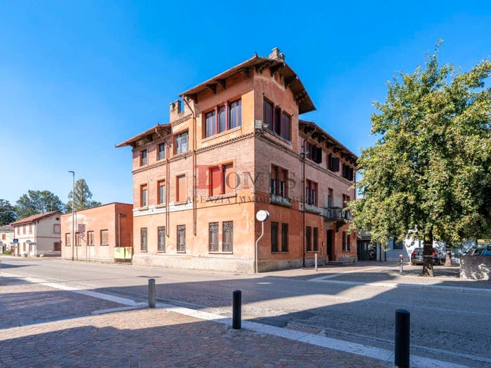Casa con 6 locali in vendita in Piazza Ippolito Nievo, Centro, Rodigo