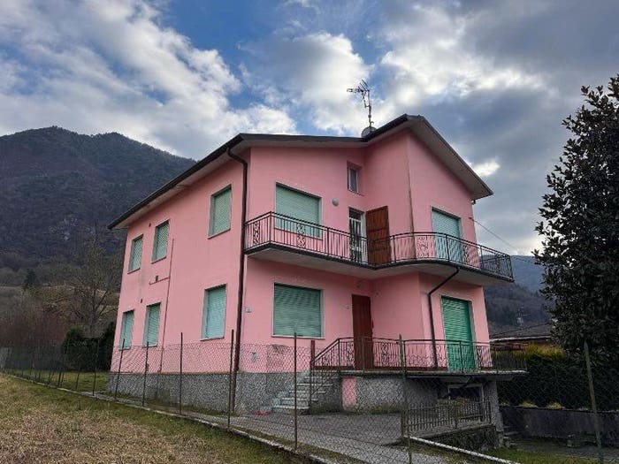 Casa con 6 locali in vendita in Via Provinciale, Crone, Idro