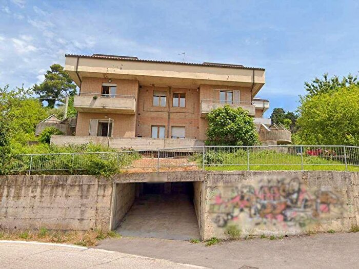 Appartamento trilocale in vendita in Giro dei Debitori, Centro, Urbino