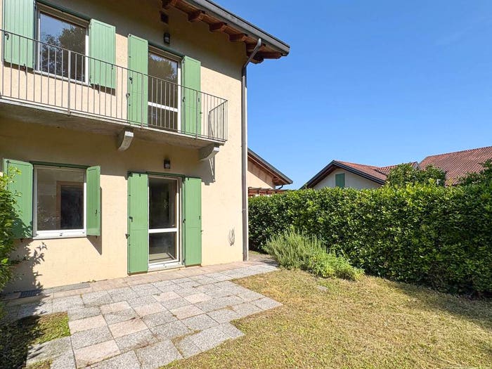 Casa trilocale in vendita in Via Milano, Centro, Ispra