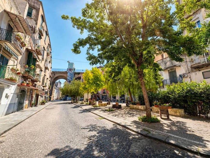 Appartamento con 5 locali in vendita in Via della Sanità, Sanità, Napoli