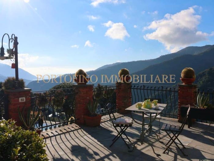 Casa con 5 locali in vendita in Piazza Santa Margherita, Testana, Avegno