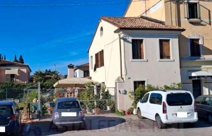 Appartamento con 6 locali in vendita in Prato Santa Caterina, Centro, Bassano del Grappa