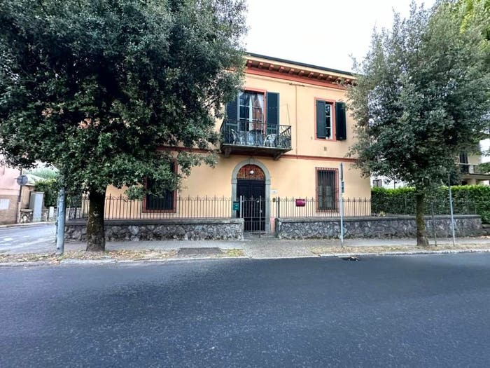 Appartamento con 6 locali in vendita in Centro, Barga