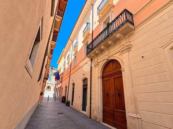 Appartamento quadrilocale in vendita in Via Simonetto, Duomo Fontana Luminosa, L'Aquila
