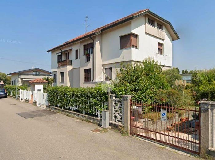 Appartamento trilocale in vendita in Via Raffaello Sanzio, Centro, Lainate