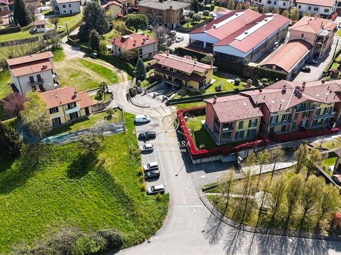 Appartamento quadrilocale in vendita in Via Fontana, Centro, Cassago Brianza