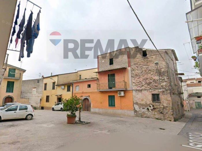 Appartamento quadrilocale in vendita in Via Isonzo, Casale, Carinola
