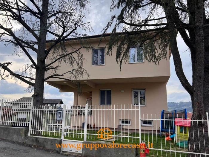Casa con 6 locali in vendita in Centro, Acqui Terme