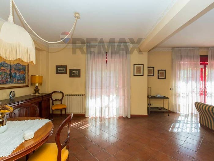Appartamento con 6 locali in vendita in Via Duca D'Aosta, Centro, San Giovanni la Punta