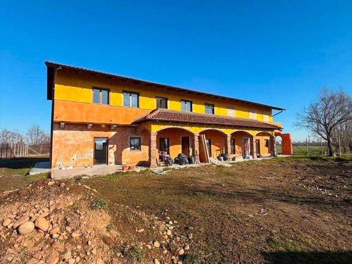 Casa con 6 locali in vendita in Via Aprile, Saluggia