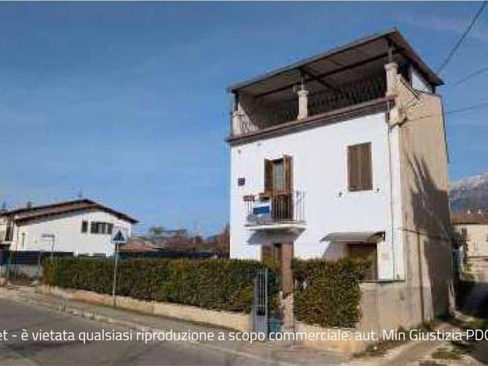 Appartamento con 6 locali in vendita in Via San Rufino, Centro, Sulmona