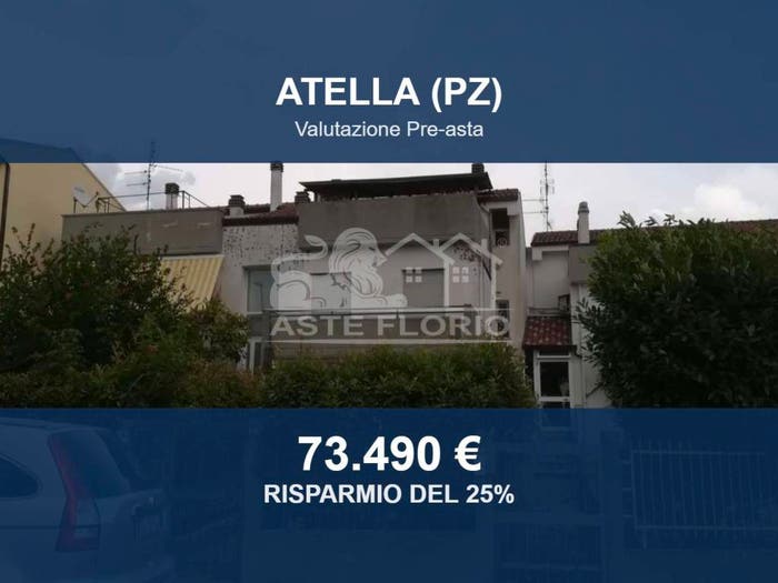 Appartamento con 5 locali in vendita in Via Delle Querce, Centro, Atella