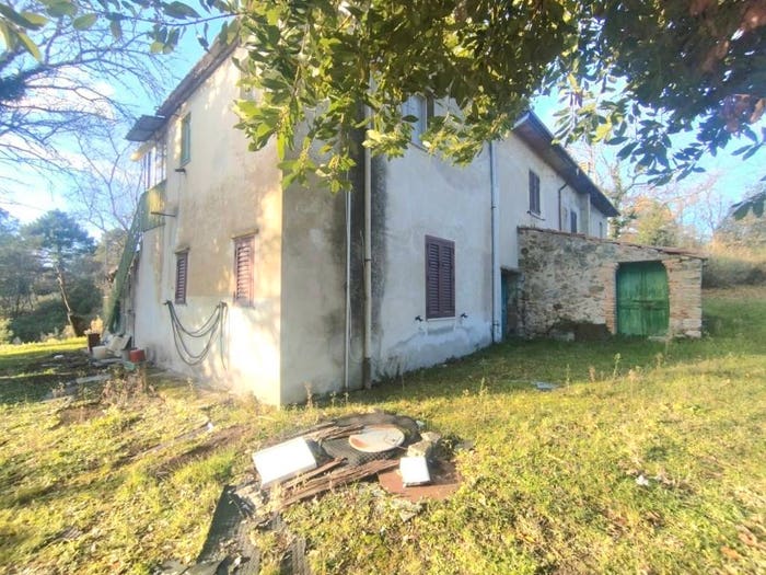 Casa con 6 locali in vendita in Via Podere del Piano, Chianni
