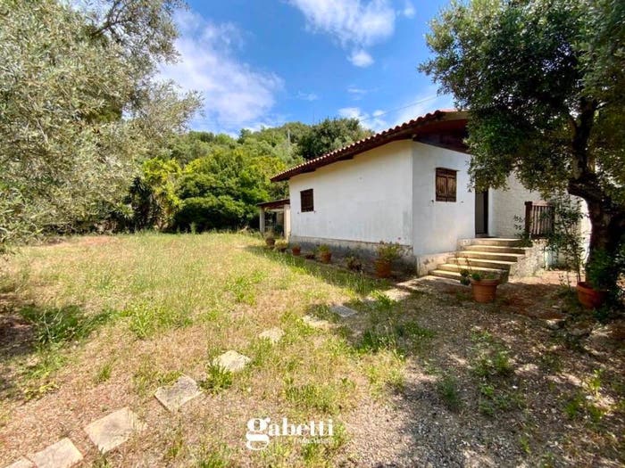 Casa con 5 locali in vendita in Località Piani snc, Casal Velino