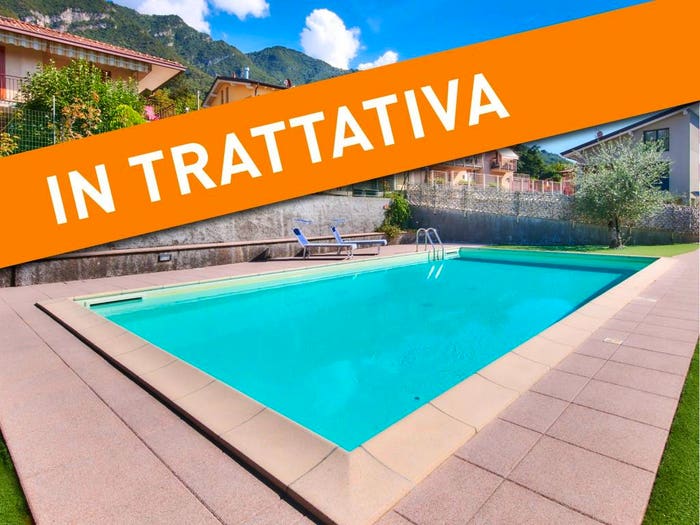 Appartamento trilocale in vendita in via degli Ulivi, Lierna