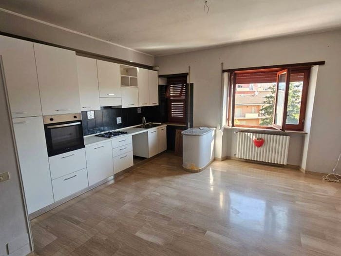 Appartamento quadrilocale in vendita in Via Lazio, Centro, Avezzano