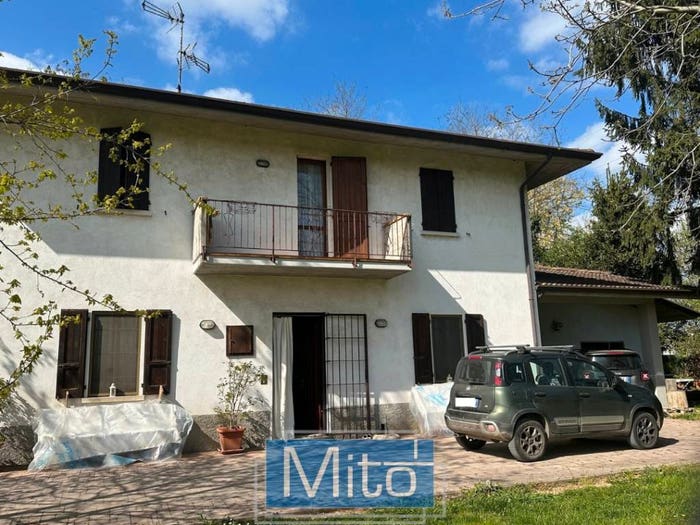 Casa con 6 locali in vendita in Nuvolento