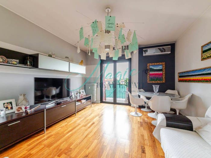 Appartamento quadrilocale in vendita in Via Carlo Amoretti, Roserio, Milano