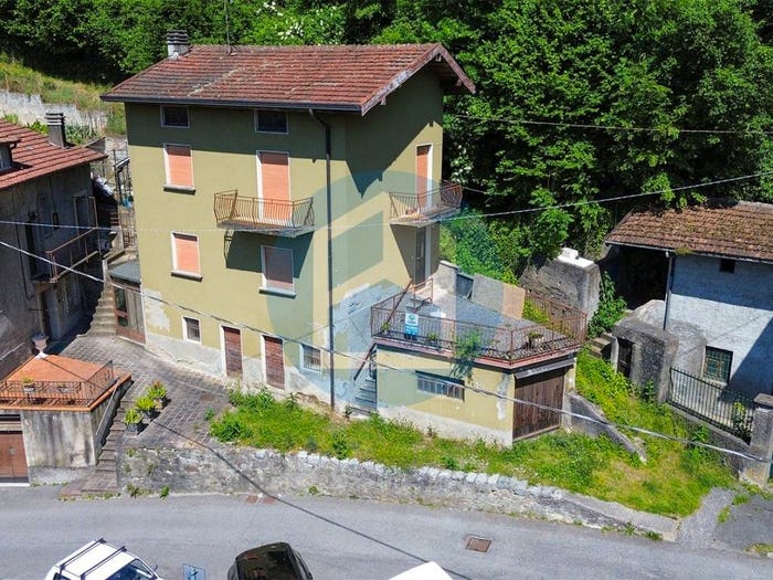Casa trilocale in vendita in Via Crocedomini, Prestine, Bienno
