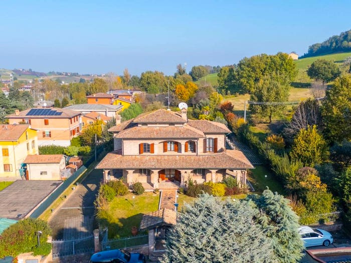 Casa con 6 locali in vendita in Via Bortolini, Centro, Castelvetro di Modena