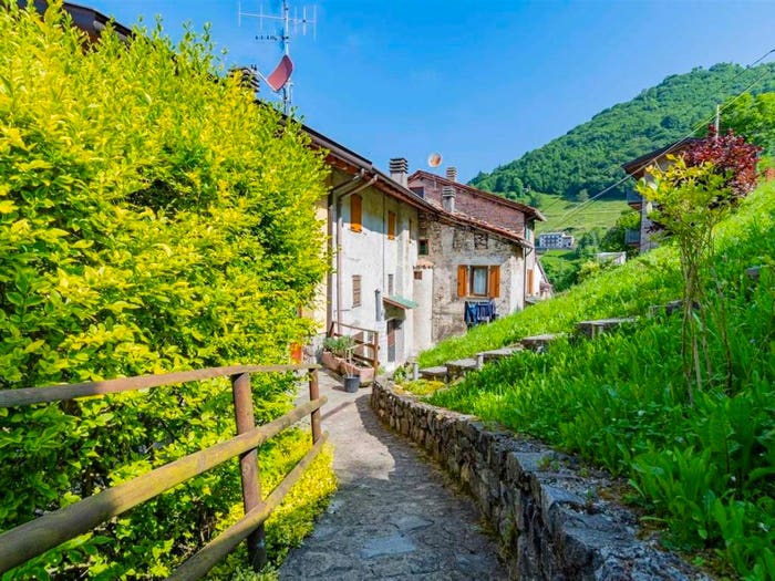 Casa quadrilocale in vendita in Via La Valle, Costa Serina