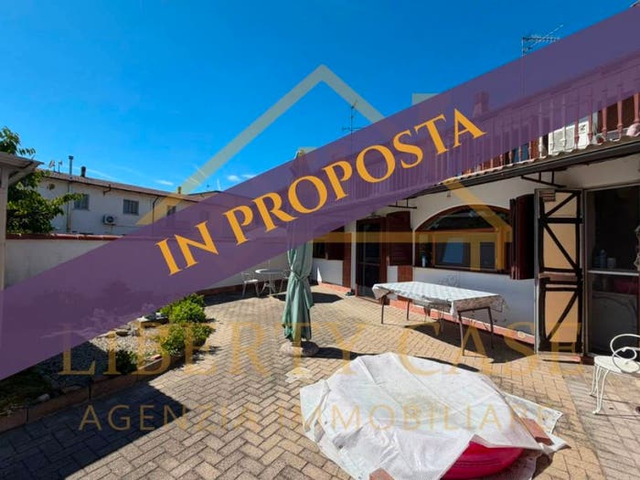 Casa quadrilocale in vendita in Via Roma, Pertengo