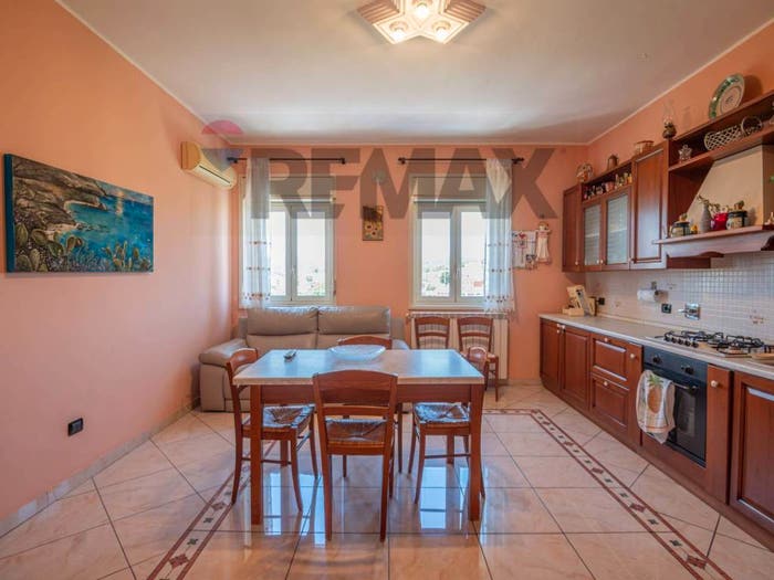 Appartamento con 5 locali in vendita in via Enrico Amante, Centro, Noto