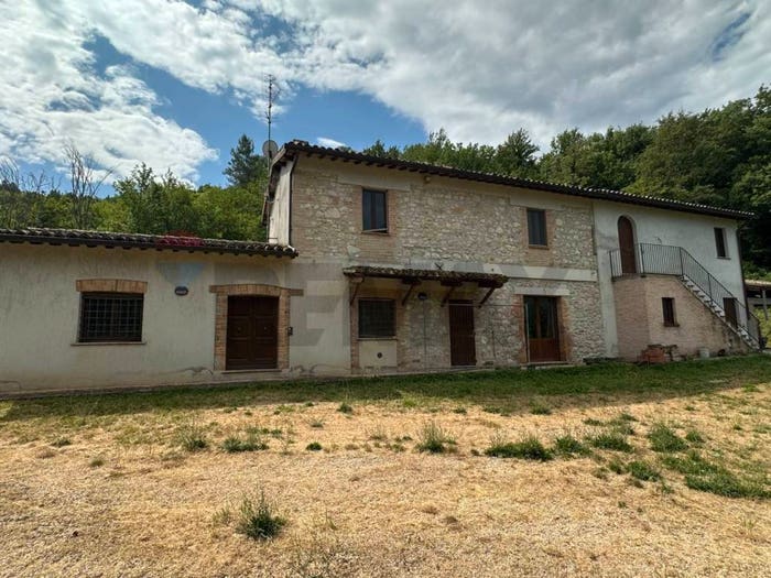 Casa con 6 locali in vendita in Ponte Santa Lucia Colfiorito Annifo, Foligno
