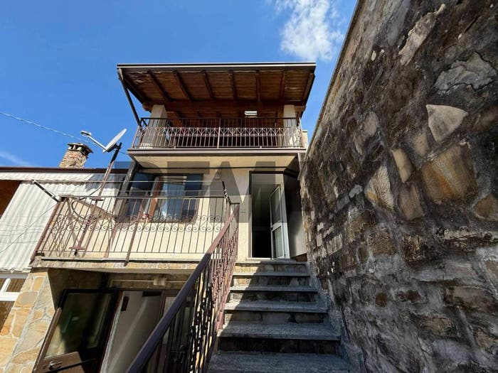 Appartamento trilocale in vendita in BAROSTRO, Brallo di Pregola