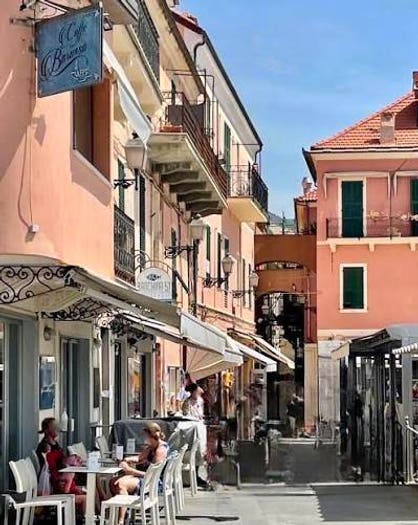 Appartamento quadrilocale in vendita in Corso Armando Diaz, Via Roma Borgo Barusso, Alassio