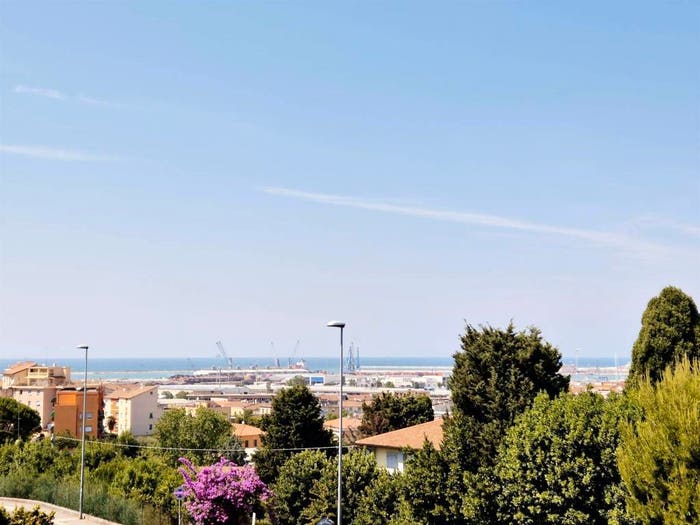 Appartamento quadrilocale in vendita in Stazione, Ancona