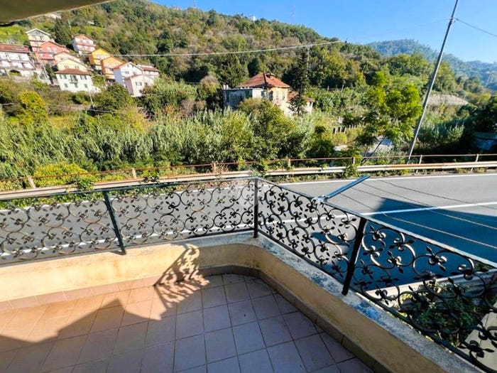 Appartamento trilocale in vendita in Via Piave, Centro, Mignanego