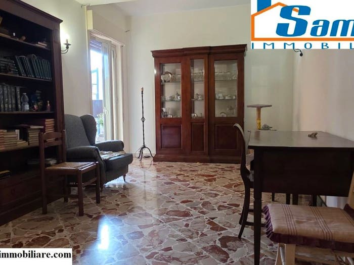 Appartamento quadrilocale in vendita in Via Carlo Alberto, Centro, Giarre