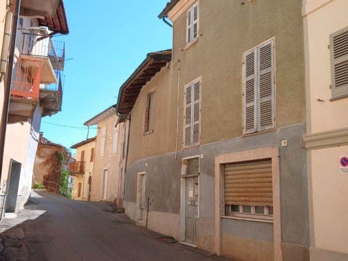 Casa quadrilocale in vendita in Via Vittorio Veneto, Centro, Villadeati