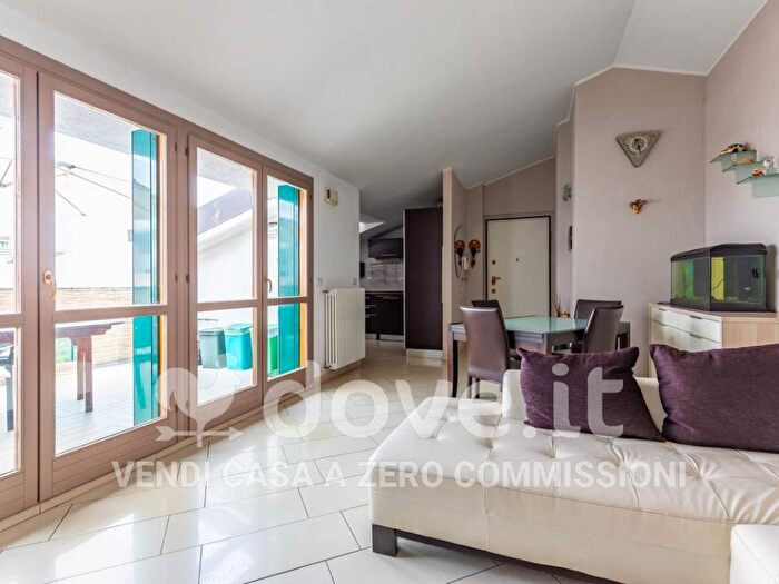 Casa trilocale in vendita in Via XXVII Novembre, Ravello Villastanza Villapia, Parabiago