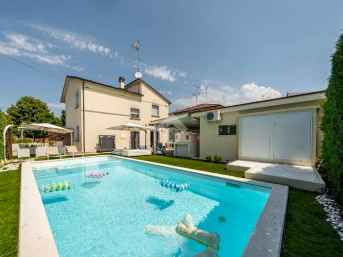 Casa con 5 locali in vendita in Via Europa, Centro, Baricella