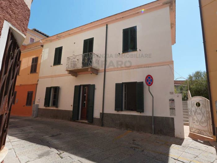 Casa trilocale in vendita in via Raffaello Sanzio n, La Maddalena