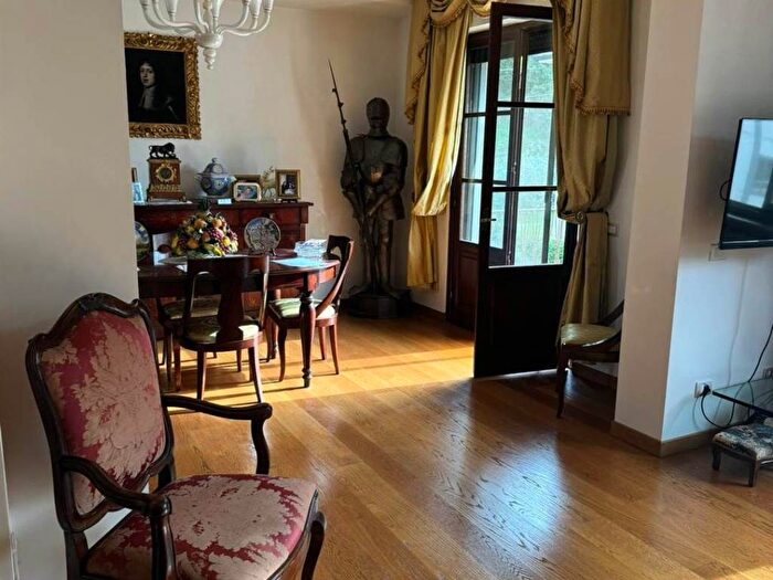 Appartamento con 5 locali in vendita in Castellina, Prato