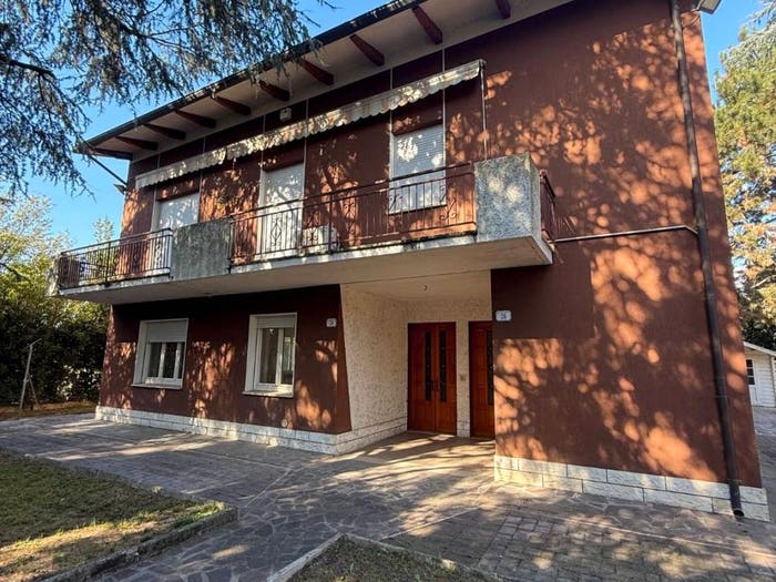 Casa con 6 locali in vendita in Via Dino Calanca, Centro, Medolla