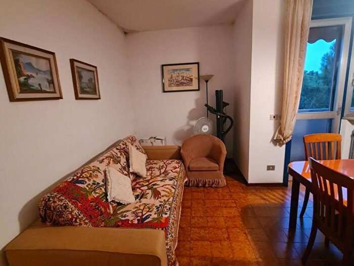 Appartamento con 5 locali in vendita in Pantano, Pesaro
