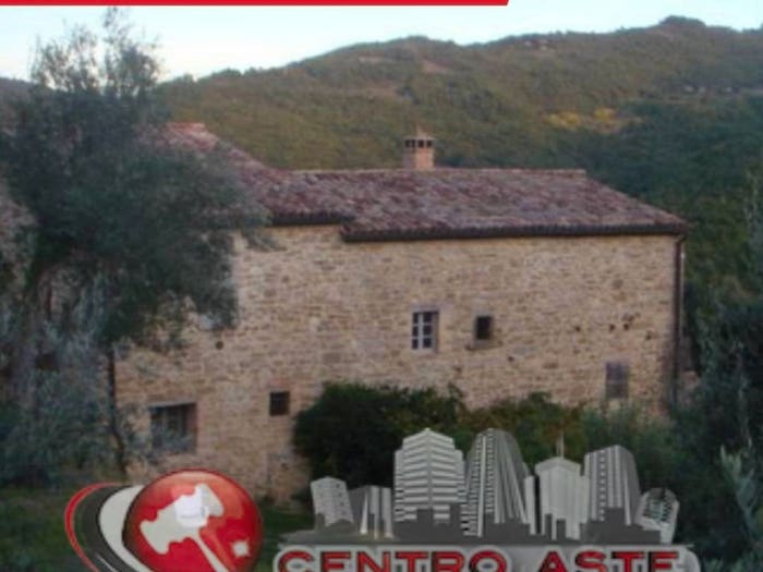 Appartamento con 6 locali in vendita in Localita' Poggio Capanne snc Gubbio PG, Centro, Gubbio