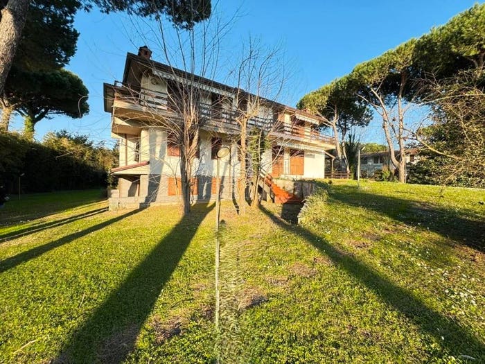 Casa con 6 locali in vendita in Via Ronchi, Ronchi Poveromo, Massa